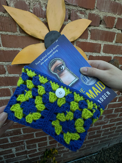 Granny Square Book Sleeve